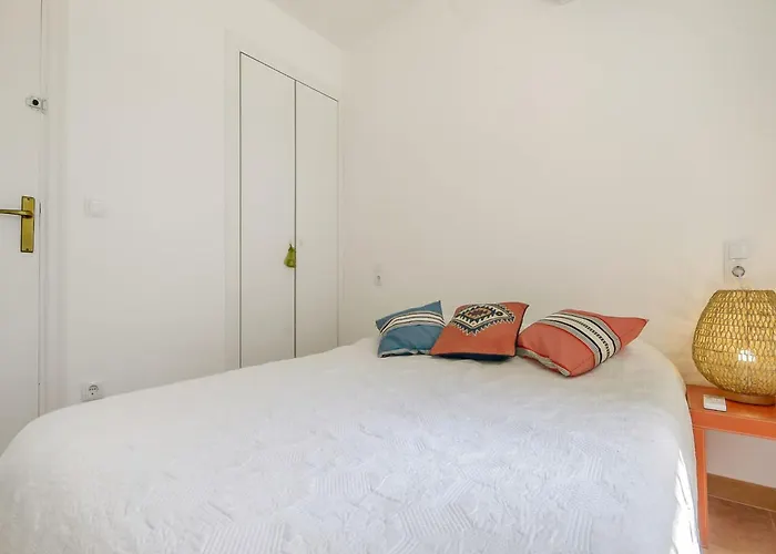 In Near Almadrava 公寓